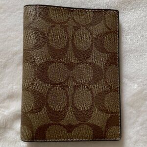 Khaki Coach Passport Case in Signature Canvas